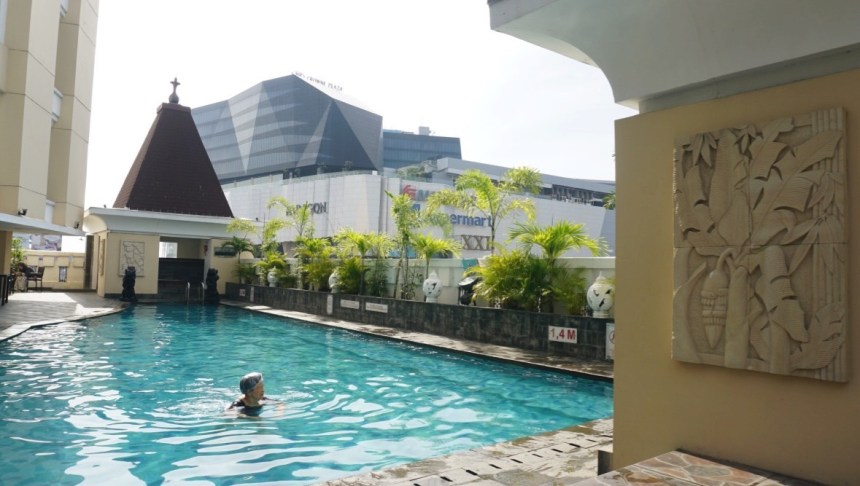 Terlihat Mall Paragon :))