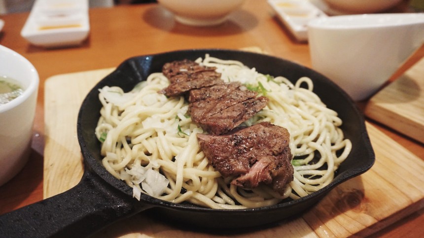 The innovative ramen sizzling hot plate